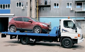 Фото эвакуатора легкового авто мазда.